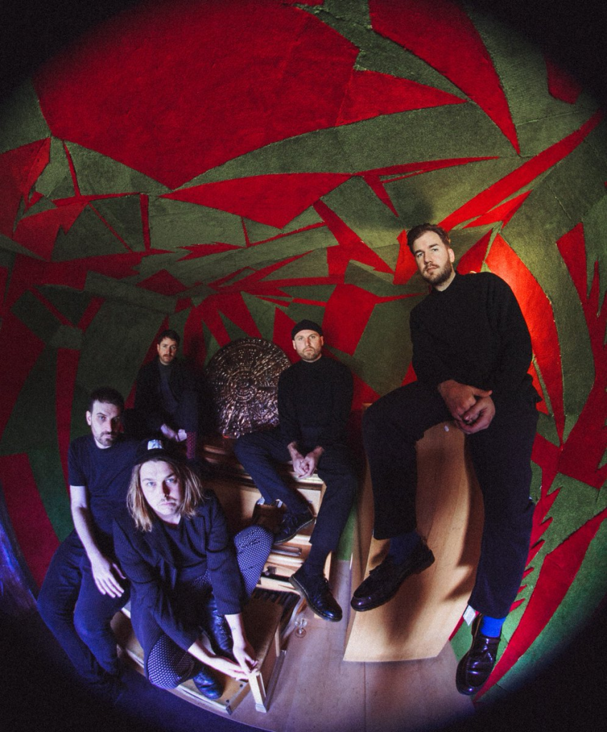 NEW ZEALAND BAND LEISURE SIGNS TO NETTWERK V2 records