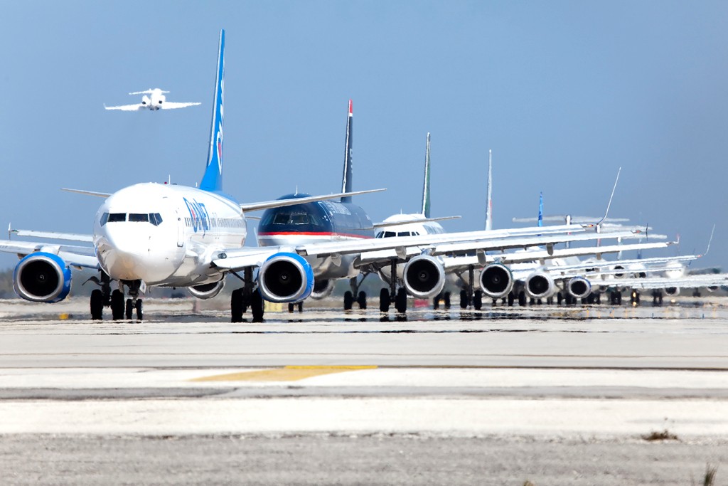 Airplanes lineup 